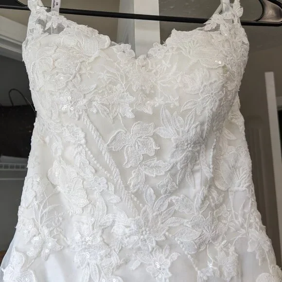 Wedding Dress Size 0 - Picture 5 of 5